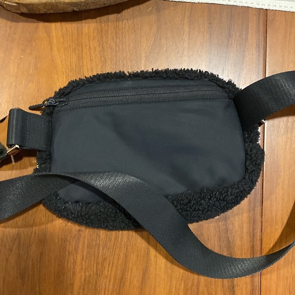 Lululemon fur belt bag - Picture 2 of 4